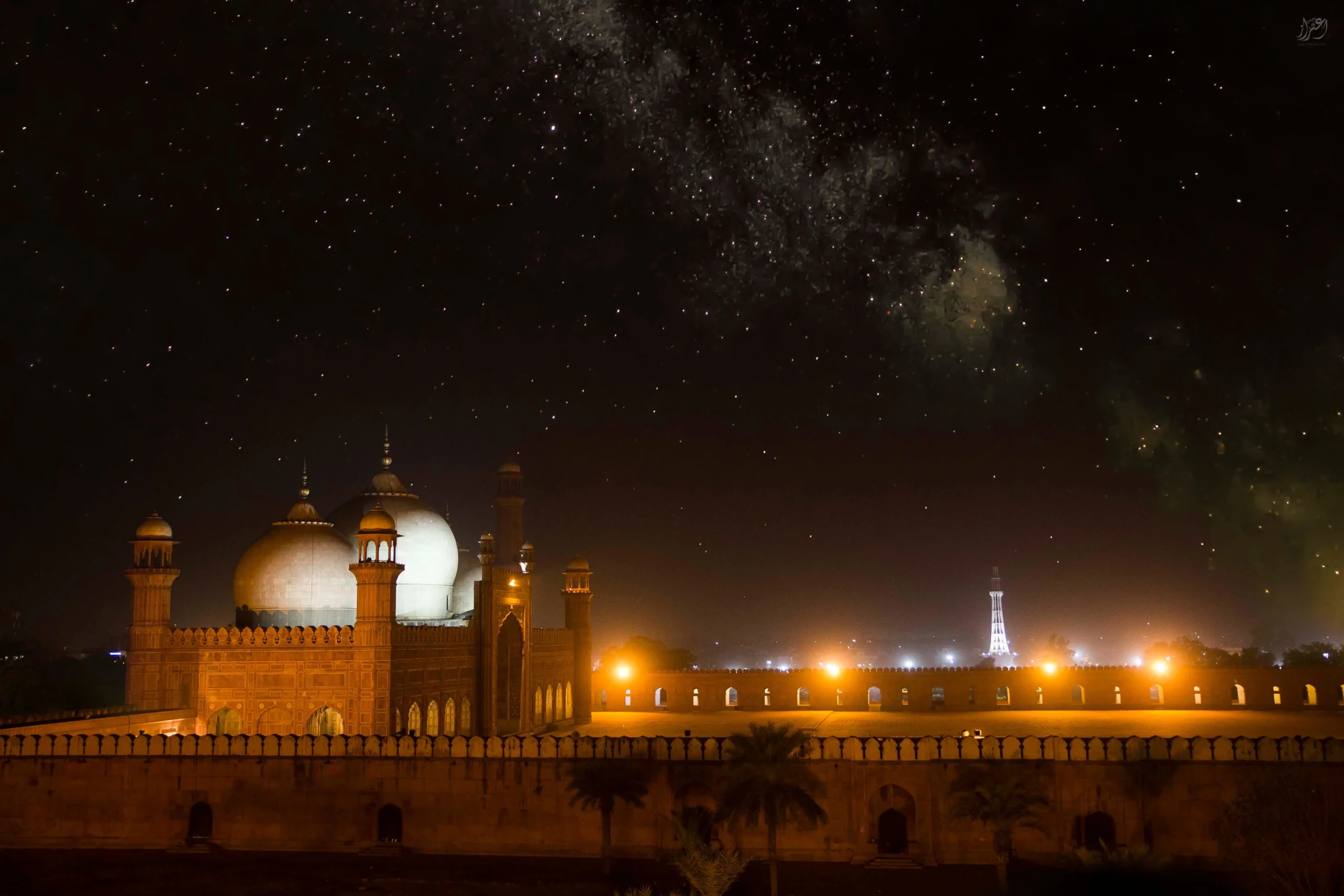 A night view of Badshahi Mosque