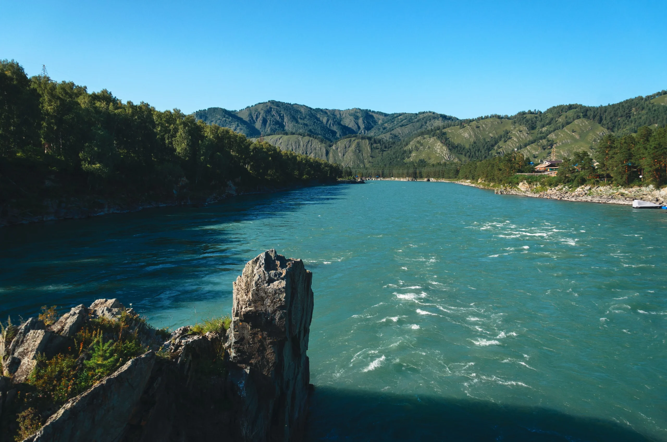 A freshwater river is flowing.